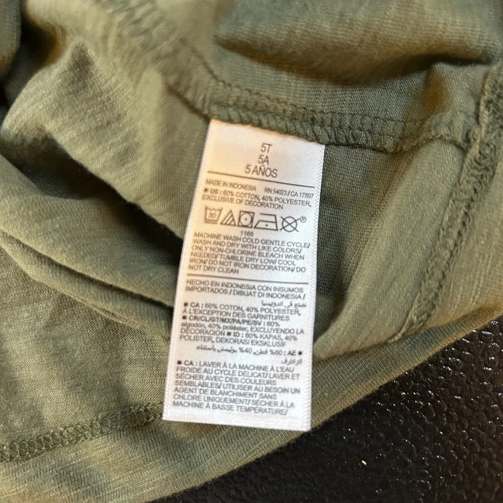 Old Navy Pocket T-Shirt Olive Green Short Sleeve‎ Casual Top Kids Size 5T NWT